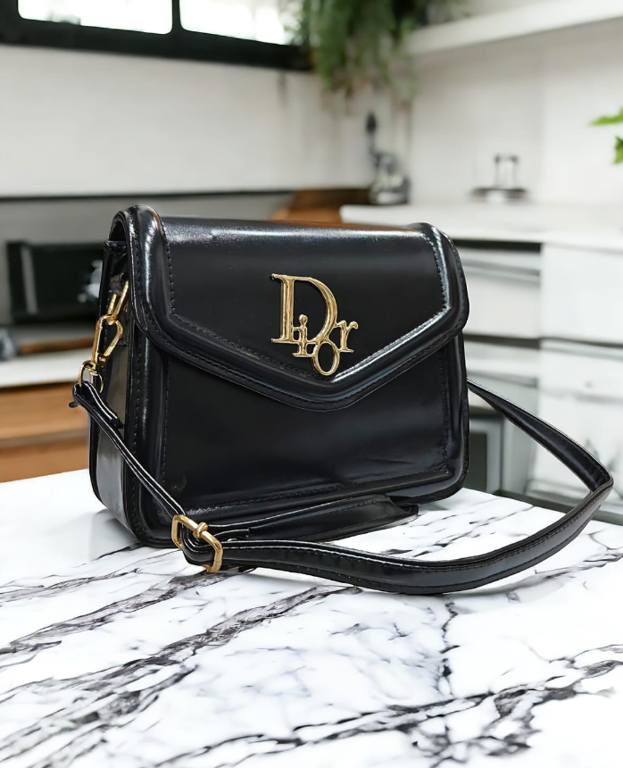 "Dior Box Handbag – Elegant, Modern & Timeless"