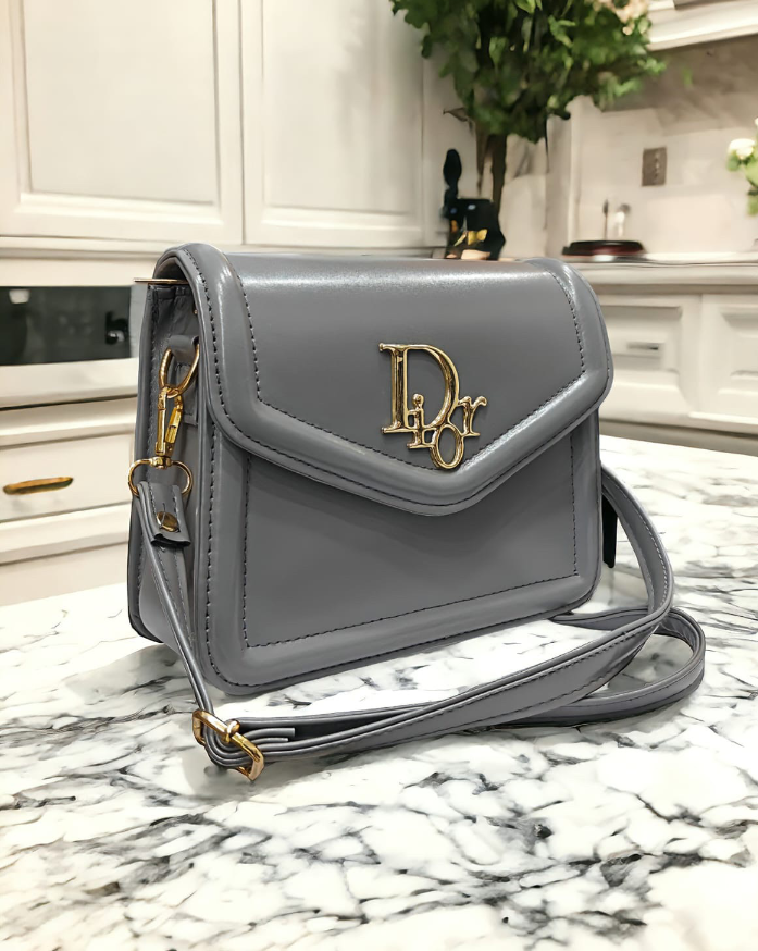 "Dior Box Handbag – Elegant, Modern & Timeless"