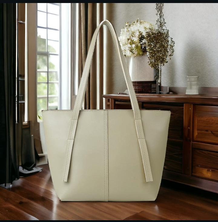 "Elegant Apple Tote Handbag – Stylish & Functional Carryall"