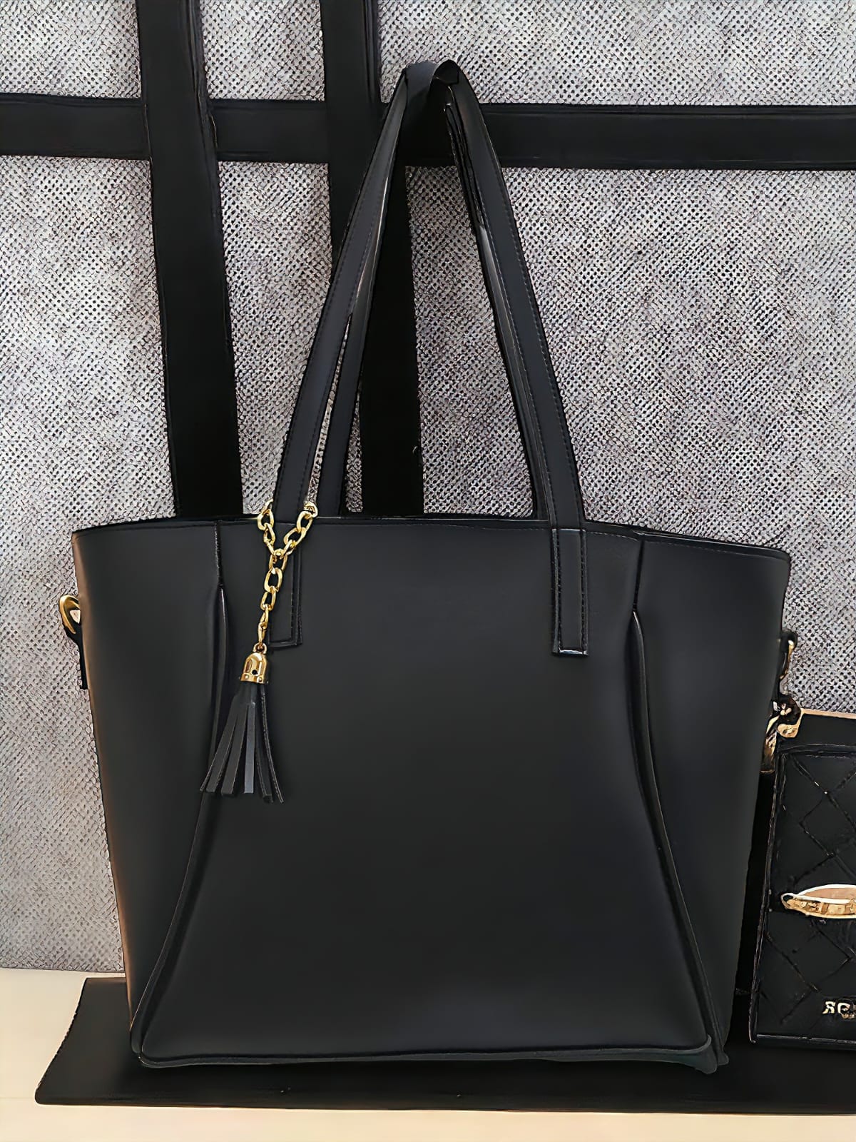 Zen Big Size Tote: Spacious, Stylish, and Effortlessly Elegant